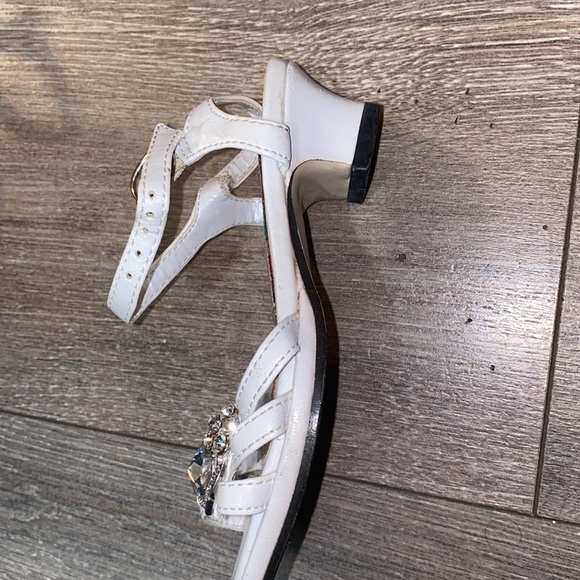 Girls Diamond dress shoes with a tiny heel gently used ! - Picture 5 of 6